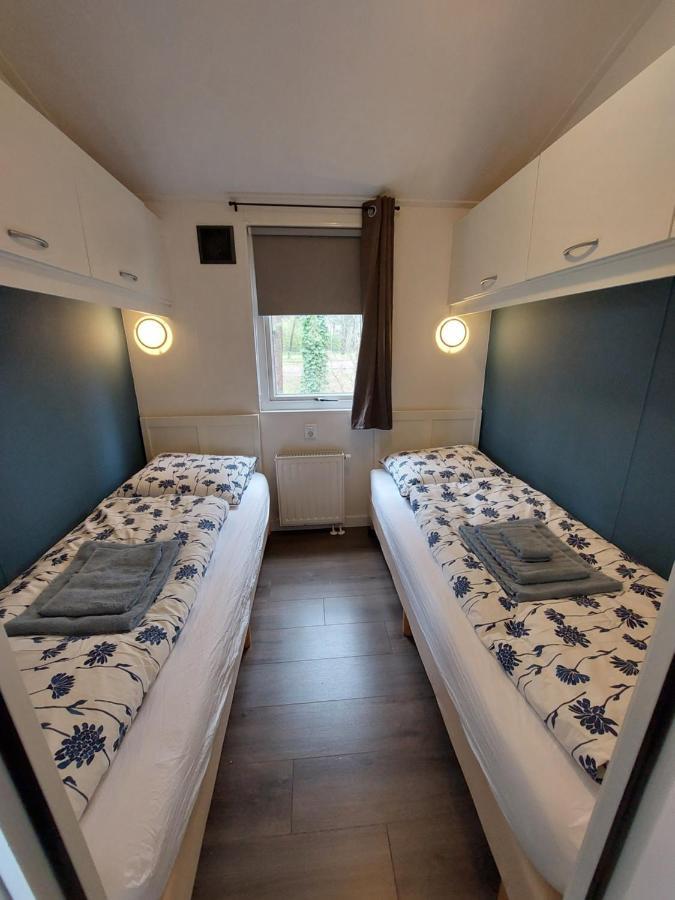 Modern En Chic Chalet Tot 4 Personen Op De Veluwe Recreatiepark De Oude Driest Putten Exteriör bild