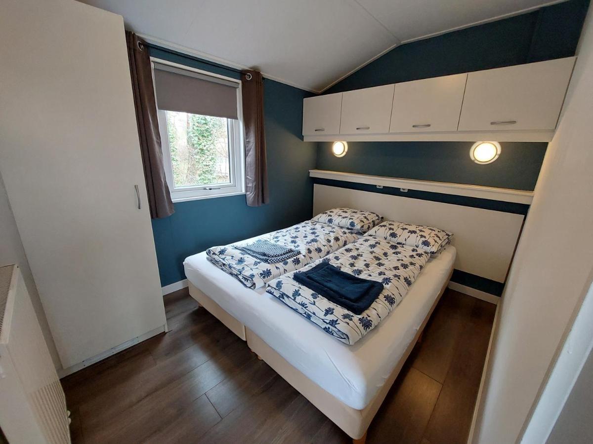 Modern En Chic Chalet Tot 4 Personen Op De Veluwe Recreatiepark De Oude Driest Putten Exteriör bild
