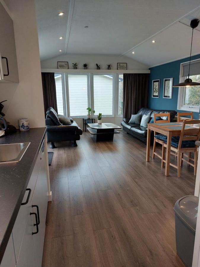 Modern En Chic Chalet Tot 4 Personen Op De Veluwe Recreatiepark De Oude Driest Putten Exteriör bild
