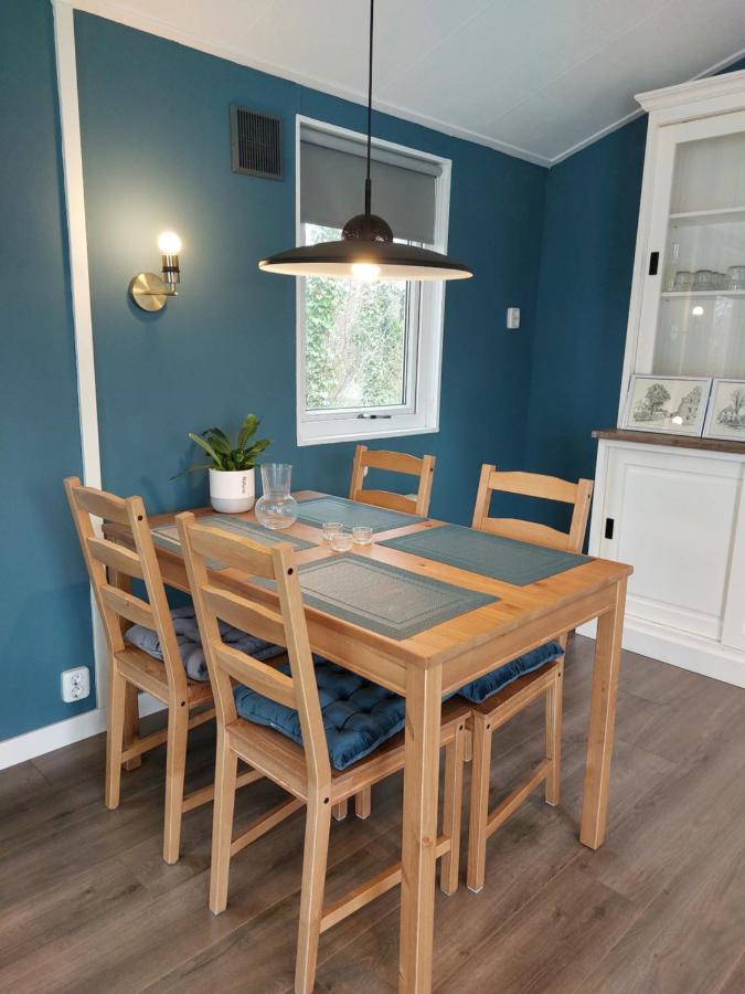 Modern En Chic Chalet Tot 4 Personen Op De Veluwe Recreatiepark De Oude Driest Putten Exteriör bild