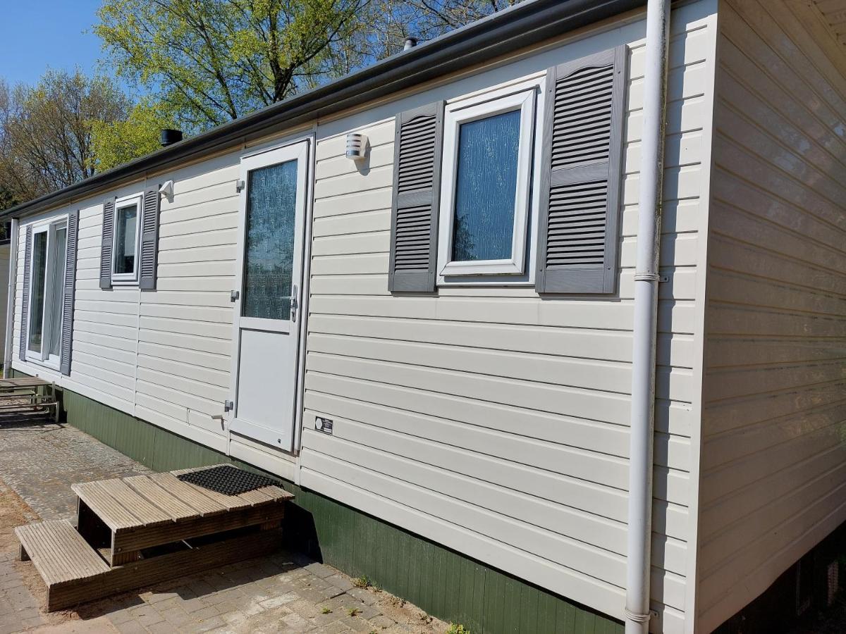 Modern En Chic Chalet Tot 4 Personen Op De Veluwe Recreatiepark De Oude Driest Putten Exteriör bild