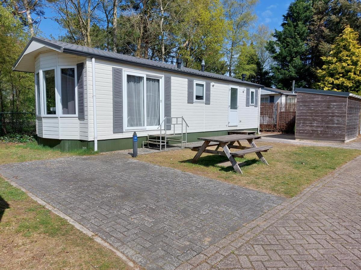 Modern En Chic Chalet Tot 4 Personen Op De Veluwe Recreatiepark De Oude Driest Putten Exteriör bild